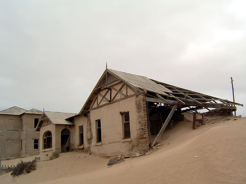 Illustration for article titled The Strangest and Most Tragic Ghost Towns from Around the World